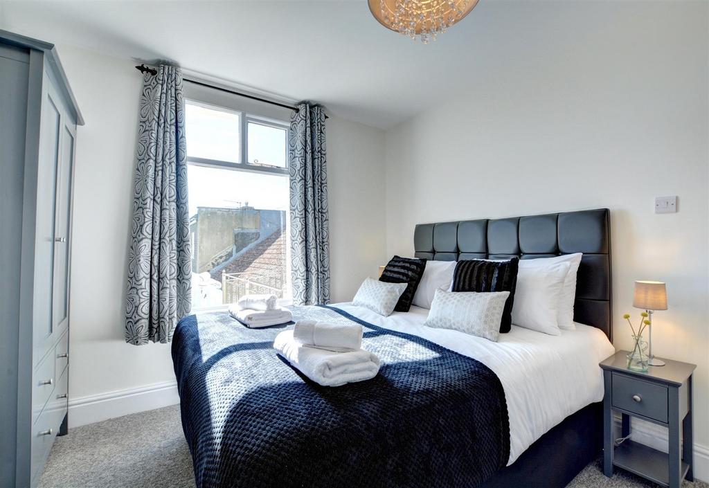 37a Traflagar Street Bedroom 3.jpg