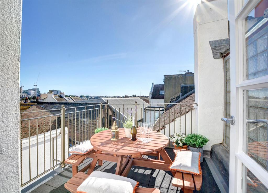 37a Traflagar Street Roof terrace.jpg