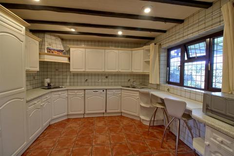 4 bedroom detached bungalow for sale, Station Road, Long Sutton