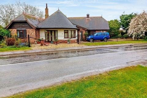 4 bedroom detached bungalow for sale, Station Road, Long Sutton