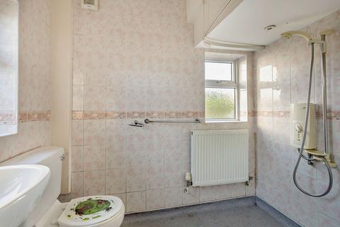 8 Mostyn Gardens, Parkgate, Neston, CH64 6SS