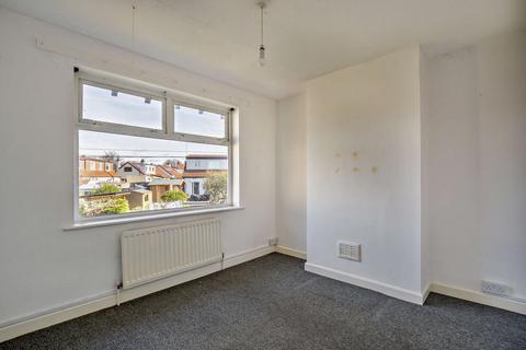 8 Mostyn Gardens, Parkgate, Neston, CH64 6SS