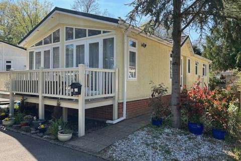 2 bedroom mobile home for sale, 210 Fangrove Park KT16 0BT