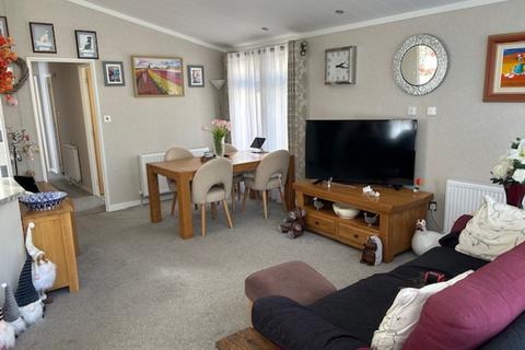 2 bedroom mobile home for sale, Lyne
