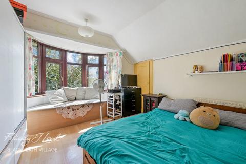 4 bedroom terraced house for sale, Mayday Gardens, London