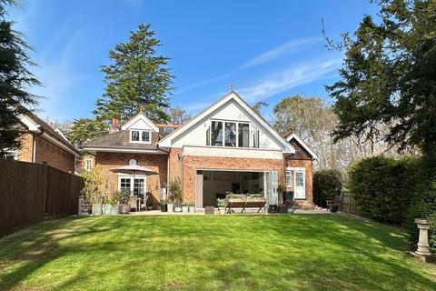 1 Brompton Close, Camberley, GU15 2NL