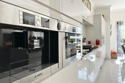 1 Brompton Close, Camberley, GU15 2NL