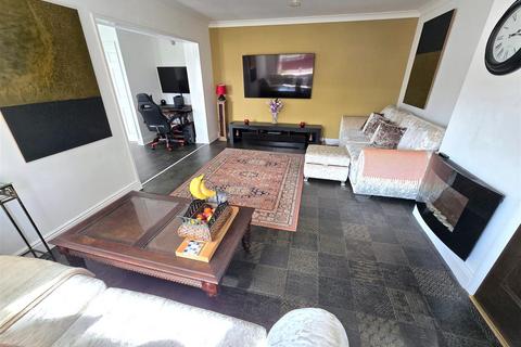 undefined, Caledonian Way, Belton,