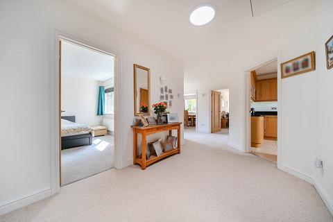 4 Avon Drive, Bedford, MK41 7AB