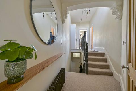3a Lebanon Road, London, SW18 1RE