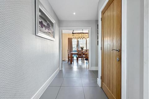 7 Alwin Close, St Erme, Truro, TR4 9FX