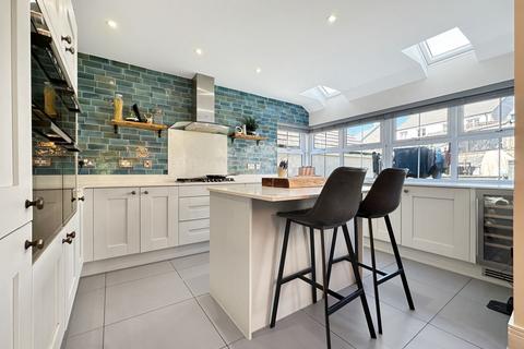 7 Alwin Close, St Erme, Truro, TR4 9FX