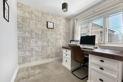 7 Alwin Close, St Erme, Truro, TR4 9FX