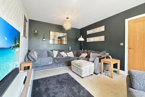 7 Alwin Close, St Erme, Truro, TR4 9FX
