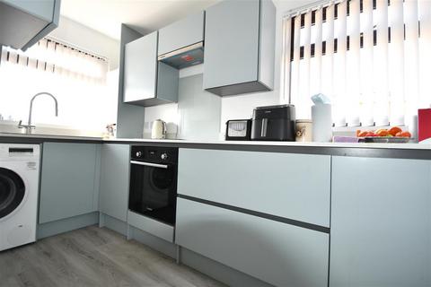 2 bedroom bungalow for sale, Mabe Burnthouse, Penryn TR10