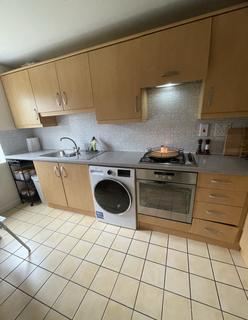 3 bedroom terraced house to rent, Cowslip Close, Corby, NN18