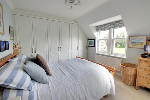 3 The Courtyard, Shendish, Hemel Hempstead, HP3 0AS