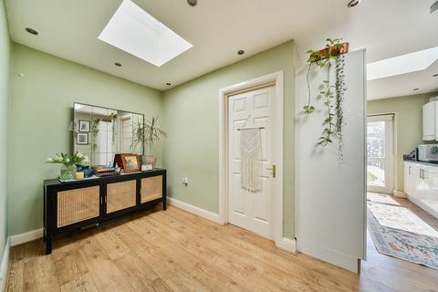 Flat 1, 13 Hampden Road, Harrow, HA3 5PP