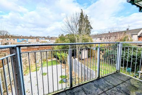 1 bedroom flat to rent, Howe Circle, Newport,