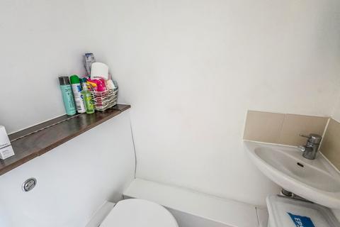 2 bedroom duplex for sale, North Block, The Railstore, RM2
