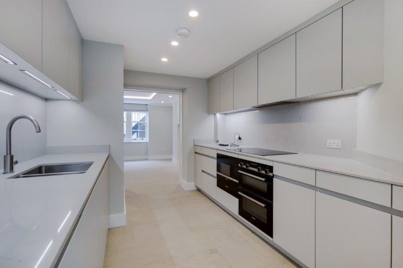 9 Kitchen-0.jpg