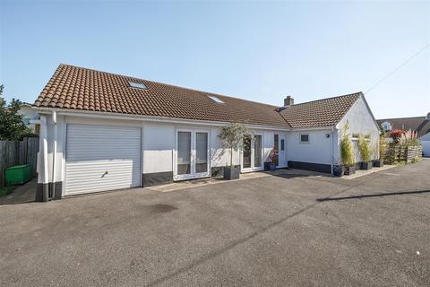 4 bedroom chalet for sale, Hill Head Road, Hill Head PO14