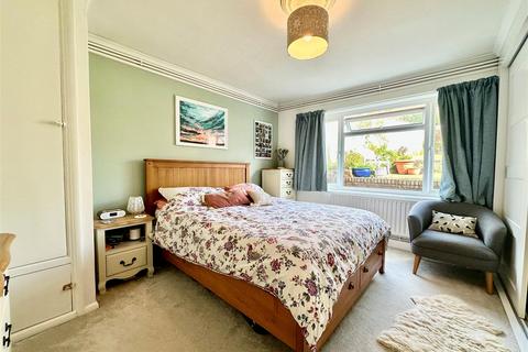 2 bedroom maisonette for sale, Thurbans Road, Farnham