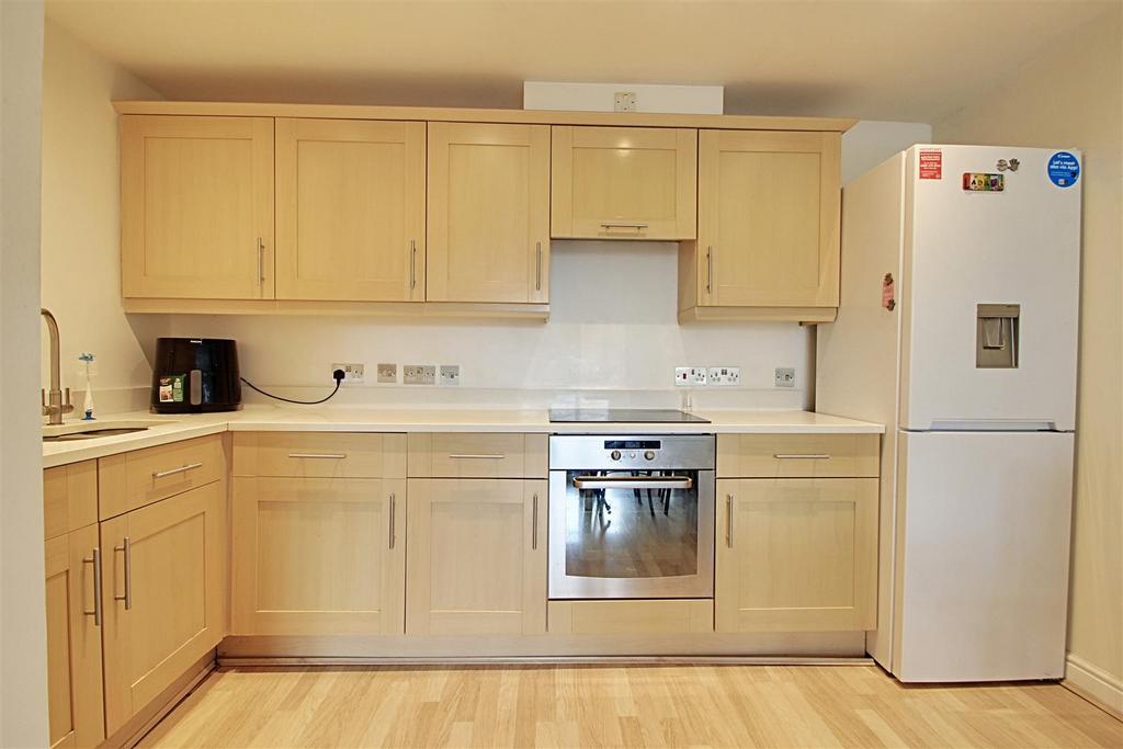 Kitchen (1).jpg