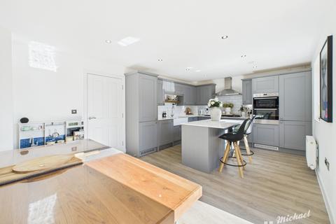 10 Babbage Grove, Leighton Buzzard, LU7 3GA