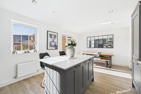10 Babbage Grove, Leighton Buzzard, LU7 3GA