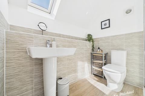 10 Babbage Grove, Leighton Buzzard, LU7 3GA