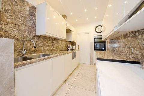 4 bedroom terraced house for sale, Hollywood Road, London E4