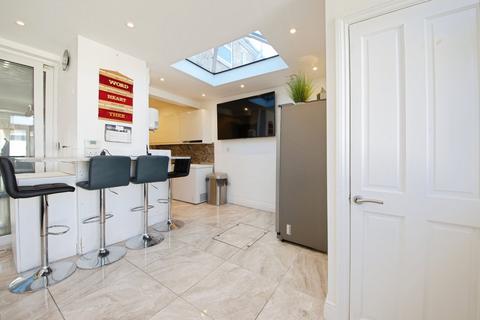 4 bedroom terraced house for sale, Hollywood Road, London E4