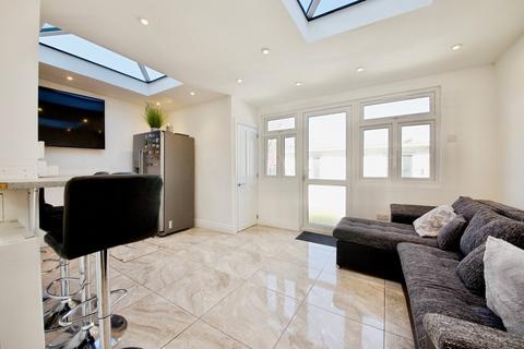 4 bedroom terraced house for sale, Hollywood Road, London E4