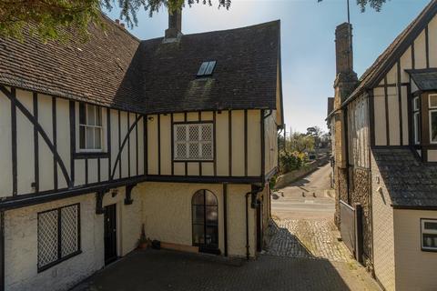 4 bedroom end of terrace house for sale, High Street, Aylesford