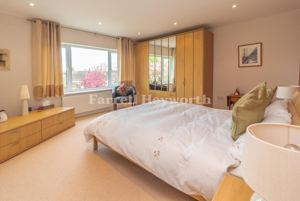 Bedroom 2 image 2