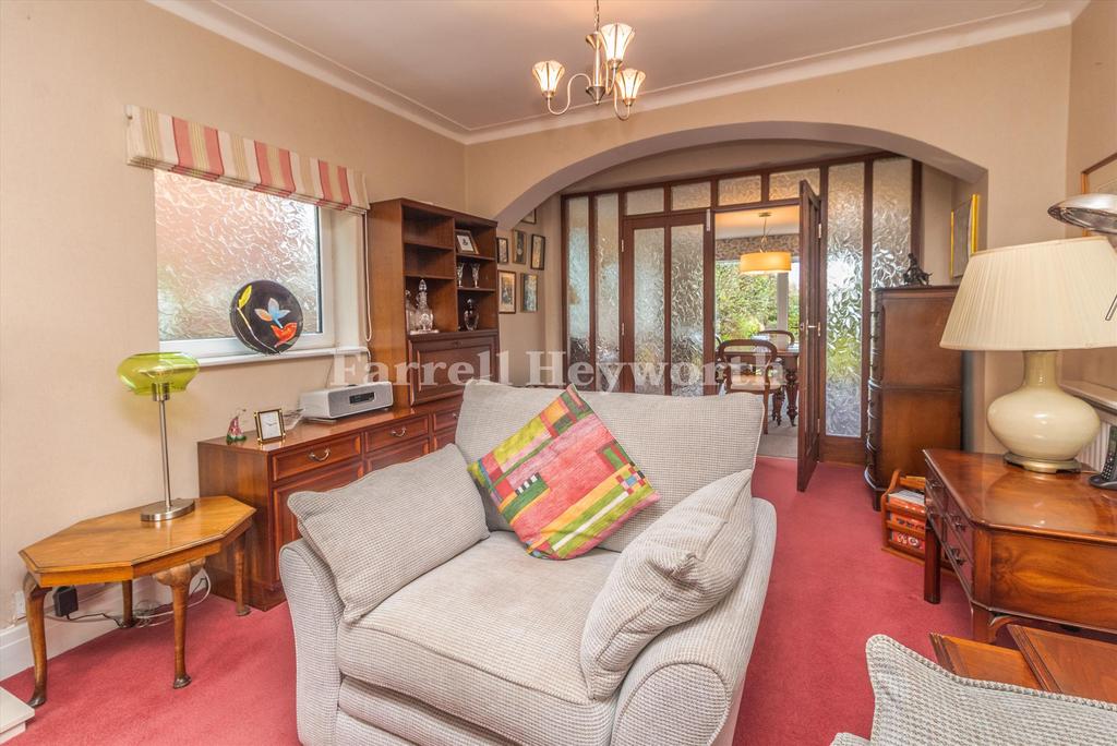 Lounge image 4