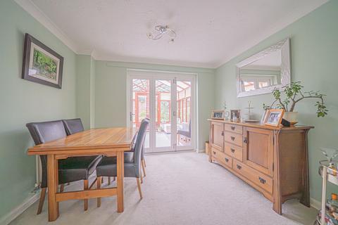 3 Saintbury Drive, Solihull, B91 3SZ