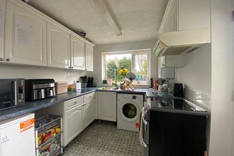 3 bedroom terraced house for sale, Cleckheaton Road, Low Moor, Bradford, BD12