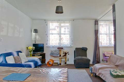 2 bedroom flat for sale, Sockburn Close, Hamilton, Leicester, LE5