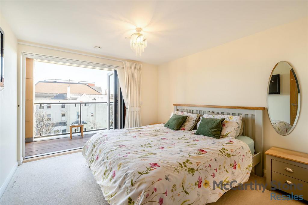 8642688-interior01.jpg