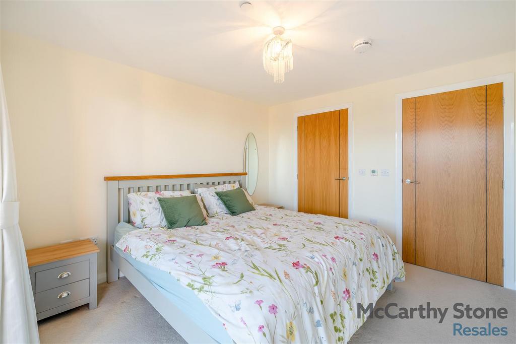 8642688-interior02.jpg