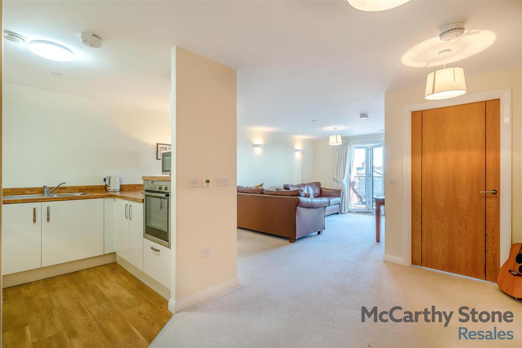 8642688-interior08.jpg