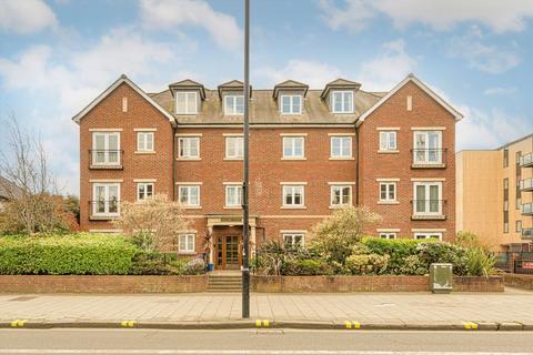 1 bedroom flat for sale, Golden Court, Isleworth TW7