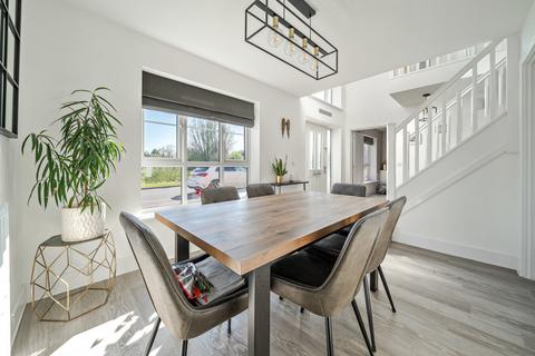 21 Braxells Road, Botley, Southampton, SO32 2RX