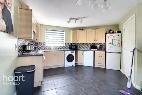 4 bedroom semi-detached house for sale, Greenshank Road, Mansfield