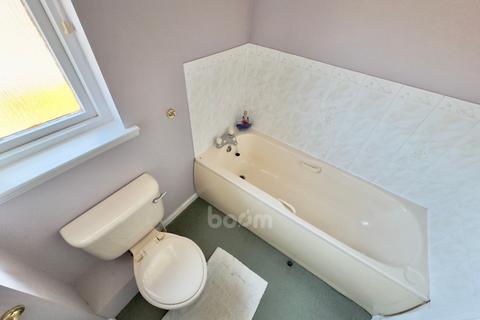 46 Linister Crescent, Howwood, Johnstone, PA9 1DS