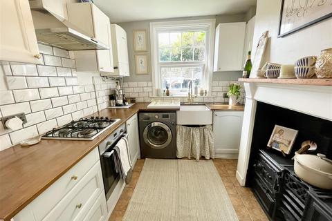 2 bedroom cottage for sale, Marlborough Road, Old Town, Swindon