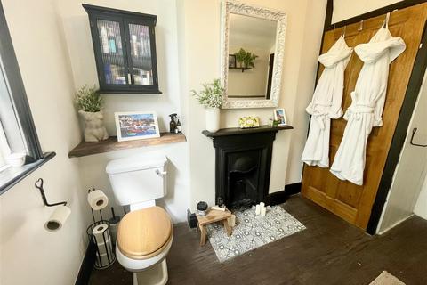 2 bedroom cottage for sale, Marlborough Road, Old Town, Swindon