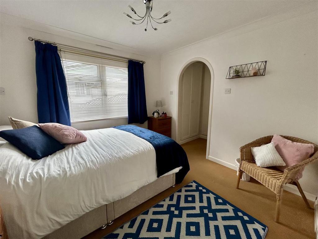 24 THE OAKS BEDROOM 1 B.jpg